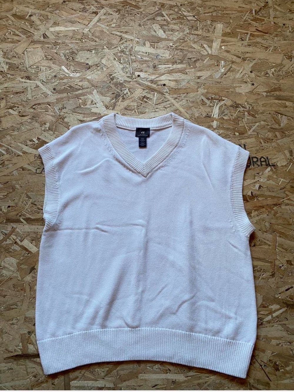 H&M Men’s Cream V-Neck Knit Sweater Vest
